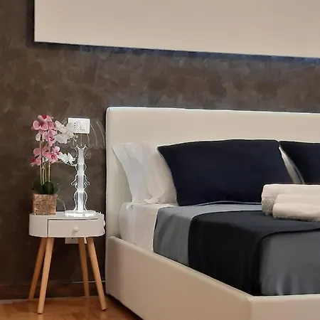 Little Rose Haven ゲストハウス 4*