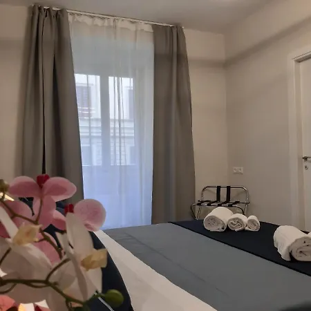 Little Rose Haven ゲストハウス 4*