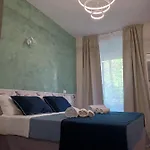 Little Rose Haven 4* Rom